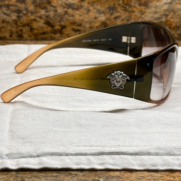 Versace Medusa Model 4055 340/13 Vintage Women’s Sunglasses - Picture 3 of 11